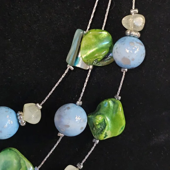 Multistrand silver-toned beaded neclace - Picture 5 of 6